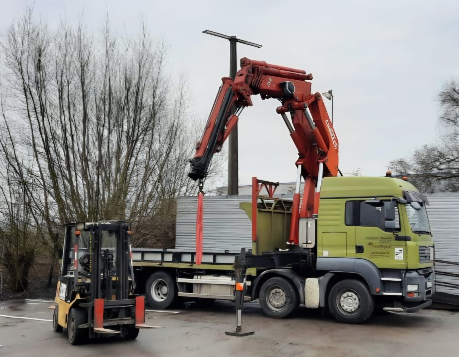 Grues auxiliaires